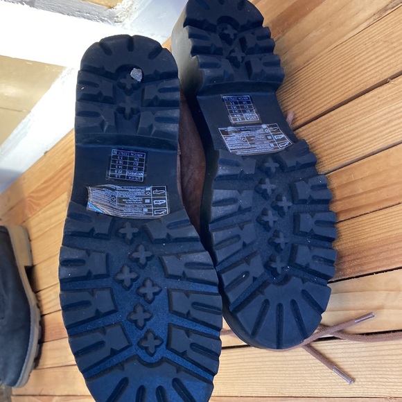 Forever 21 boots - Picture 4 of 5